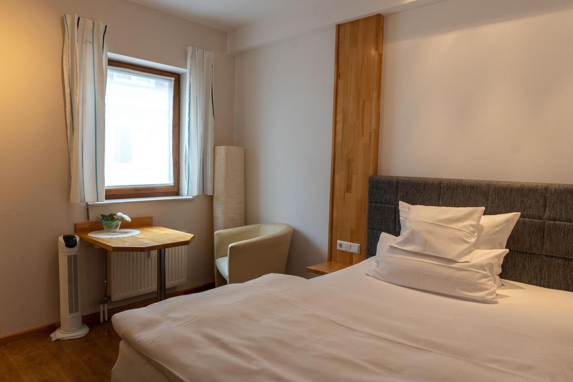 Warum Ins Hotel Neckarsulm Exteriör bild