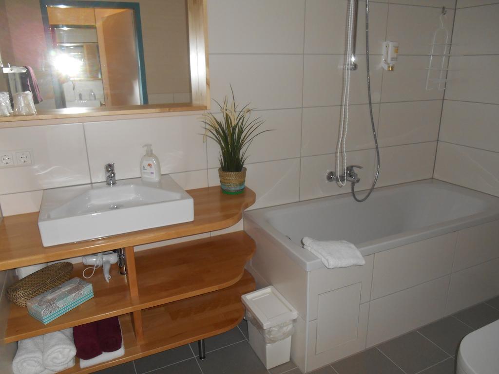 Warum Ins Hotel Neckarsulm Exteriör bild